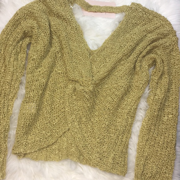 Open Back Twisted Sweater - Picture 3 of 4